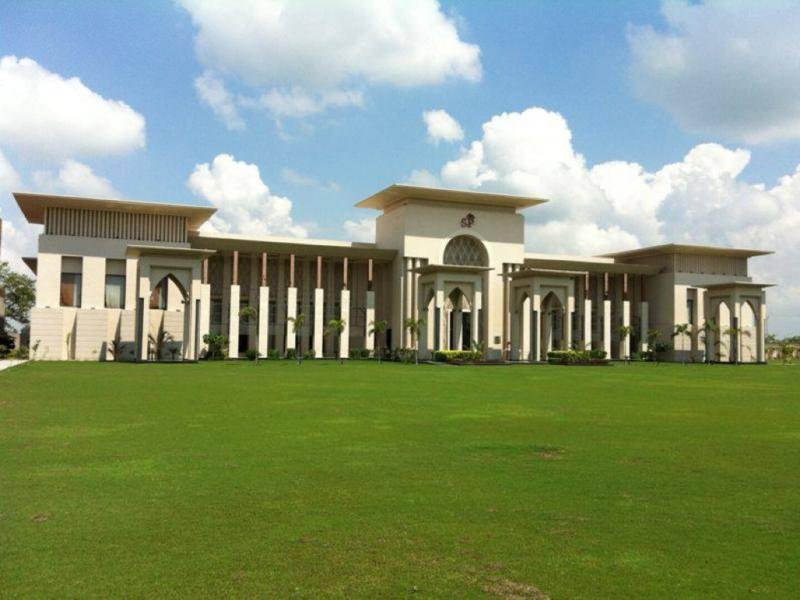 Silver Palm Resort & Hotel 